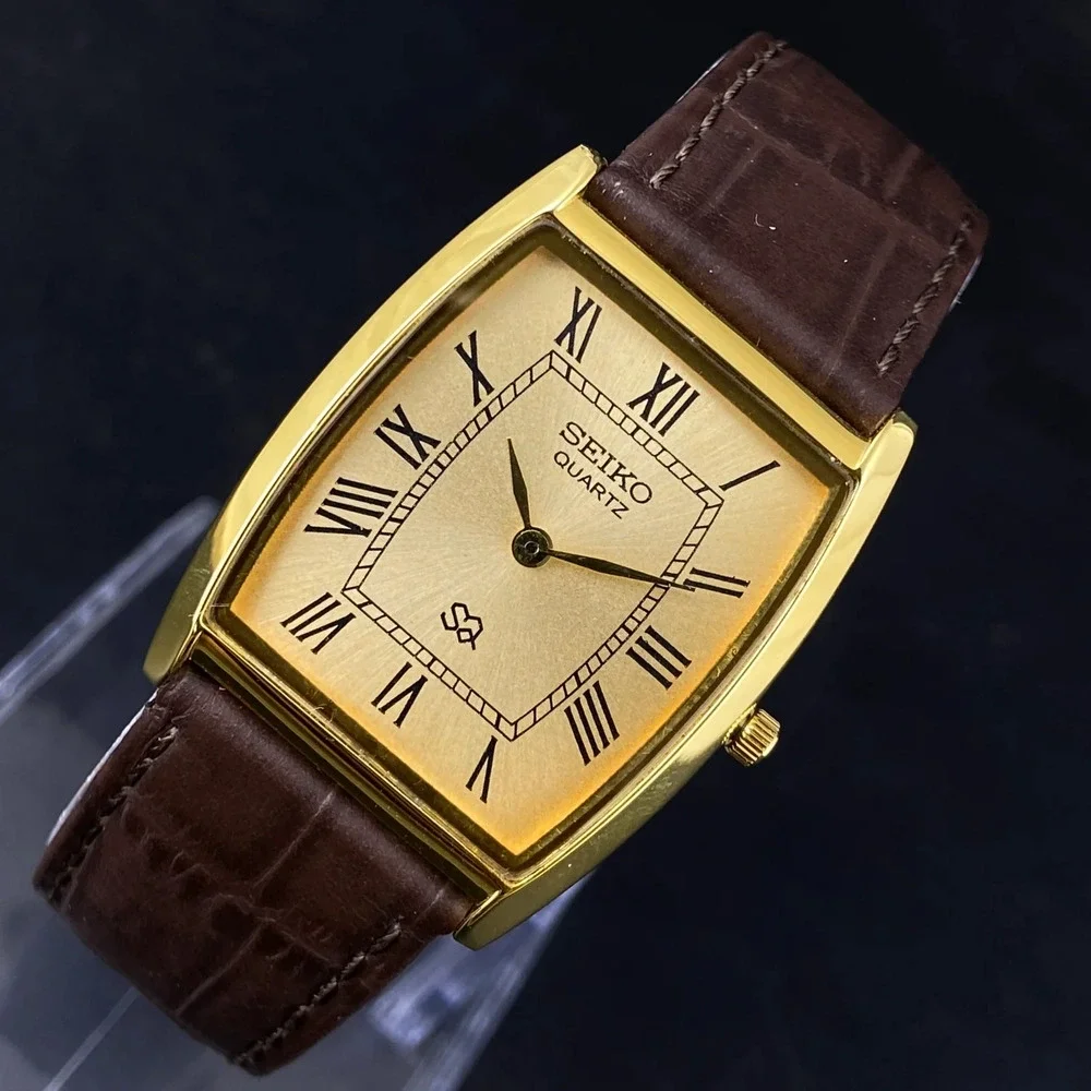 Vintage Style Seiko Quartz Mens Gold Watch & Black accents W/ Leather Strap